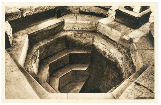 Vorschaubild Poitiers: Baptisterium Saint-Jean, Taufbecken (Postkarte aus der Diakartei) 